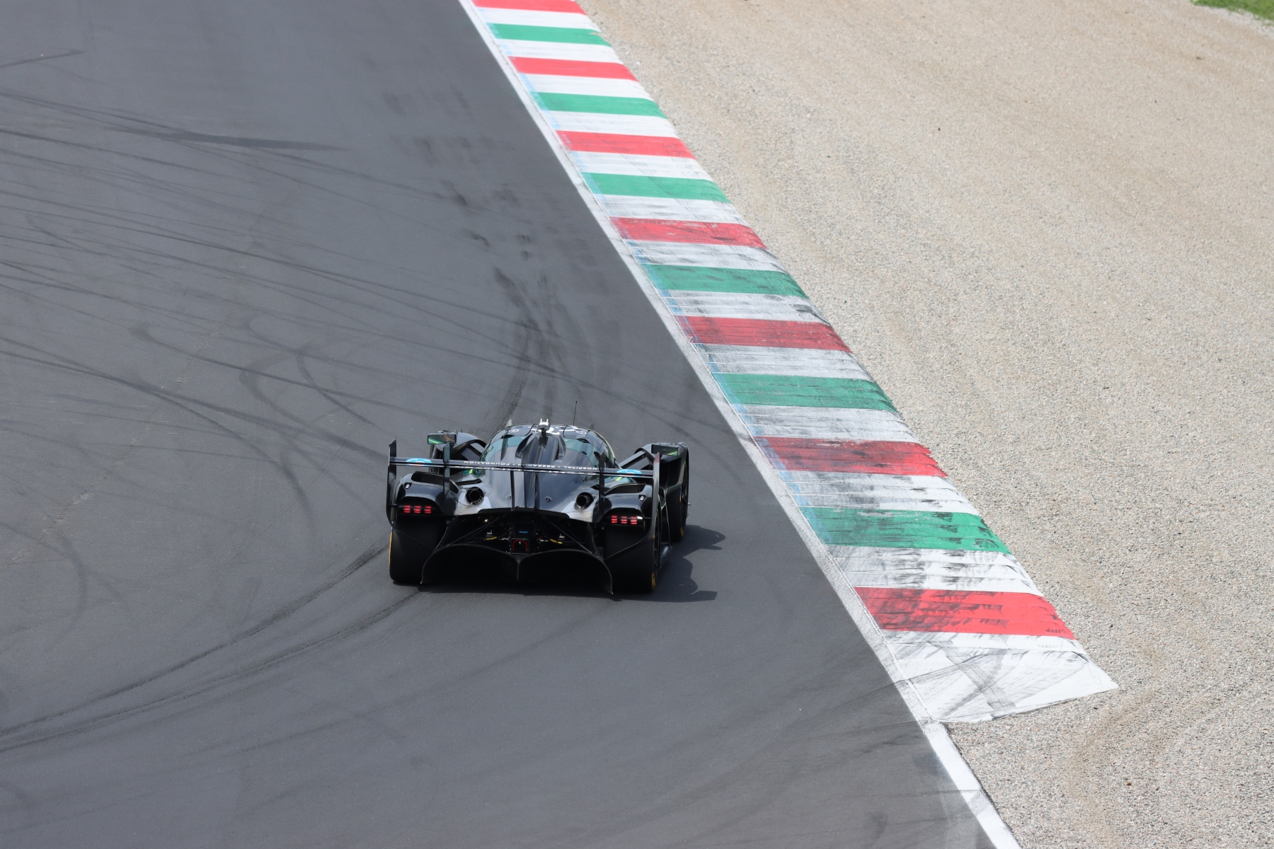 2025 Test WEC (Aston Martin - Peugeot)