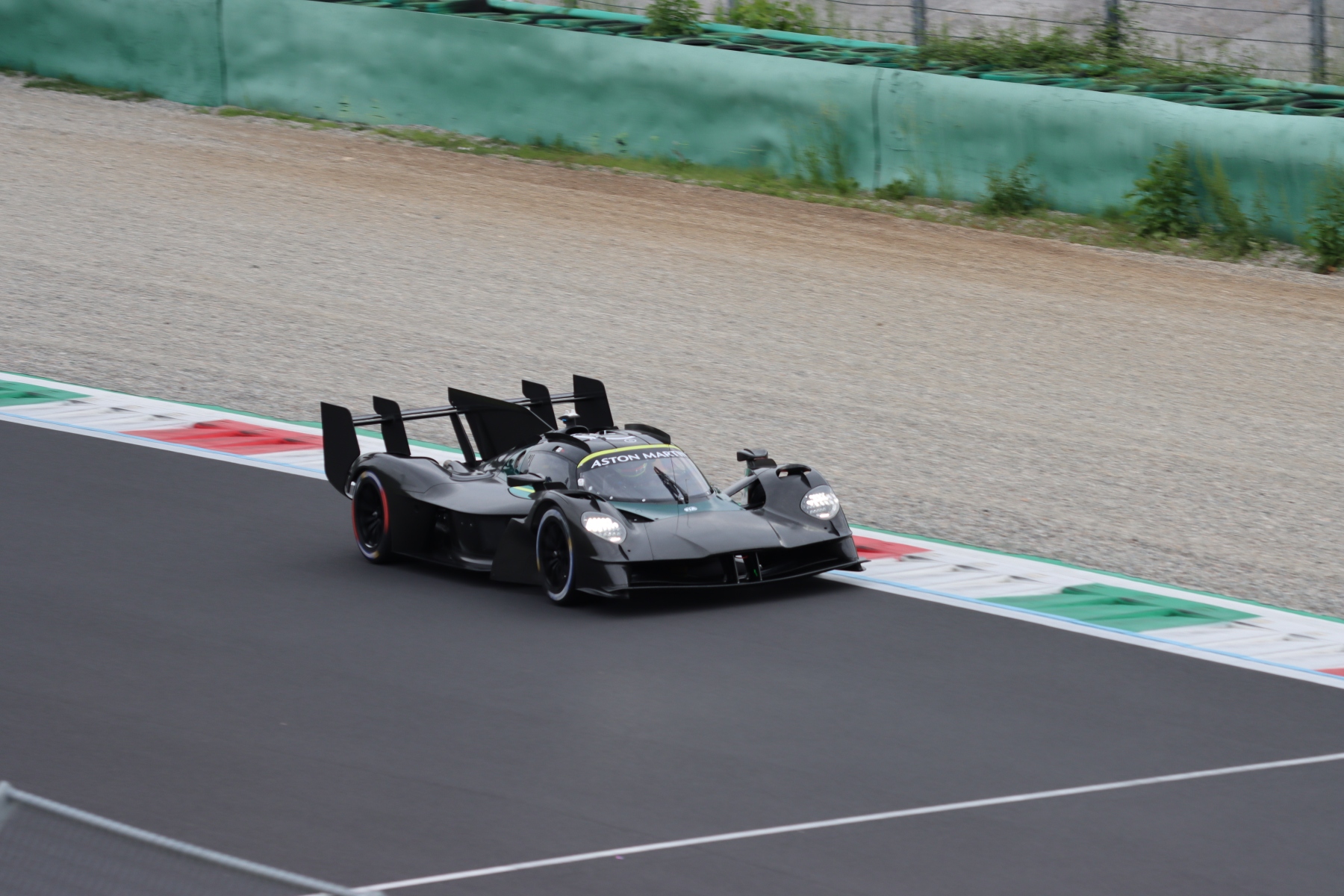 2025 Test WEC (Aston Martin - Peugeot)